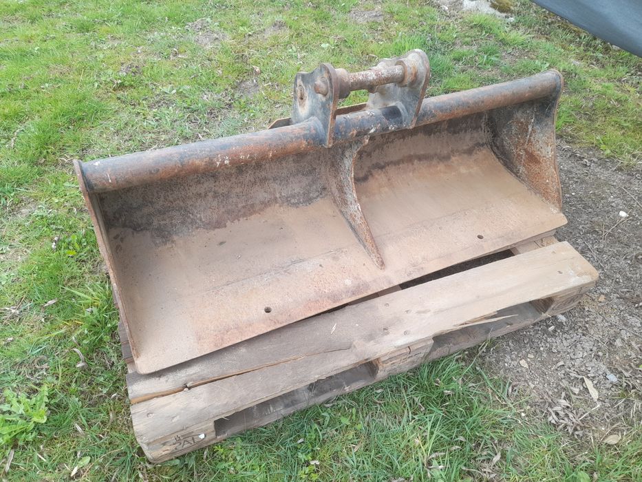 Łyżka do minikoparki Strickland skarpówka 120cm