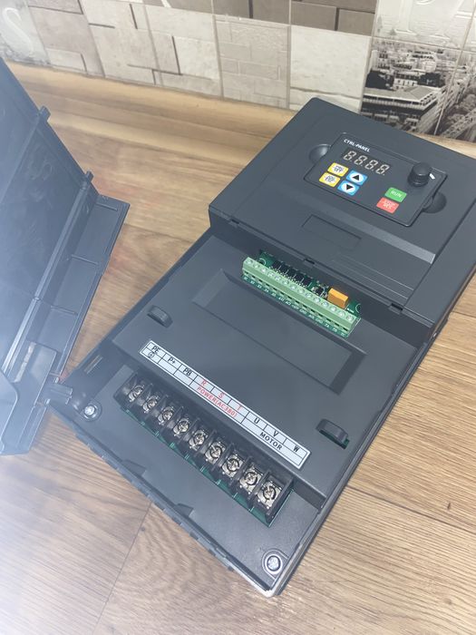 Частотник Преобразователь частоты suswe 320-11G3 11 кВт 380в/25а/400г