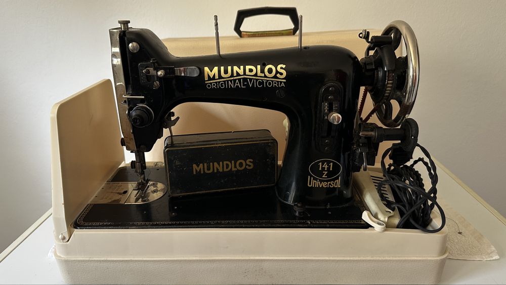 Máquina de costura MUNDLOS eléctrificada