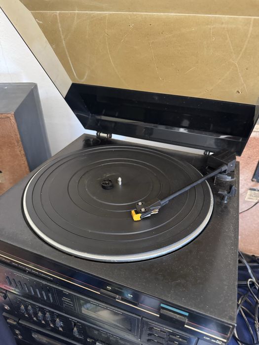 Aparelhagem com gira discos