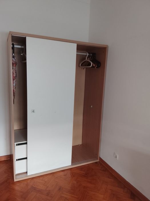 Armário guarda fato