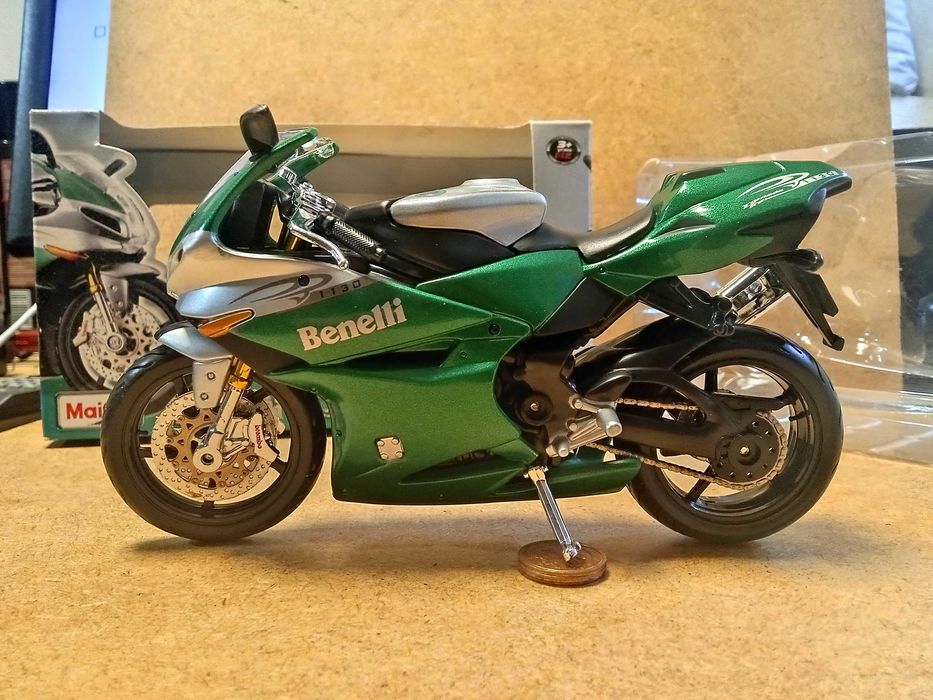 MAISTO 1/12 Motociclo Benelli Tornado-Tre 1130