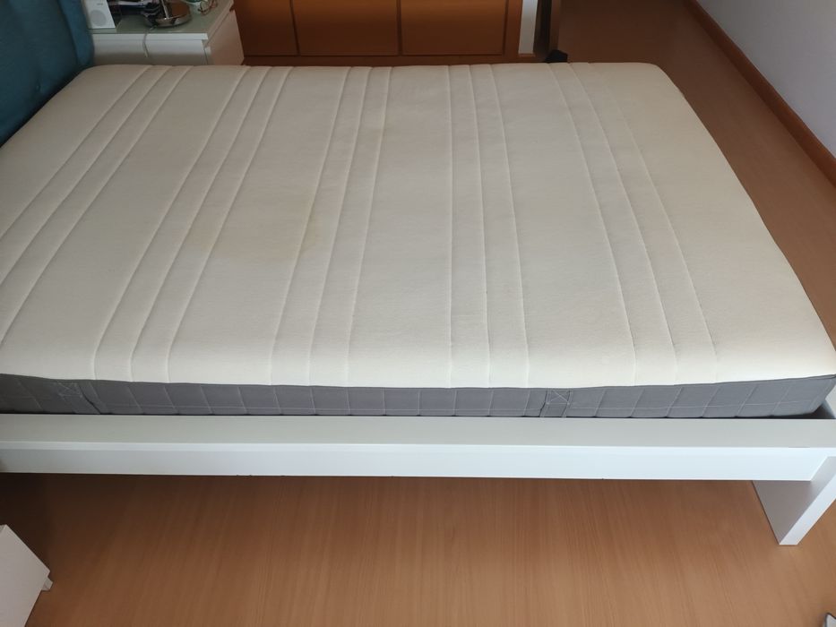 Cama MALM IKEA  e colchão Hovag