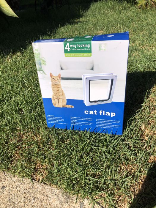 Porta para gatos nova