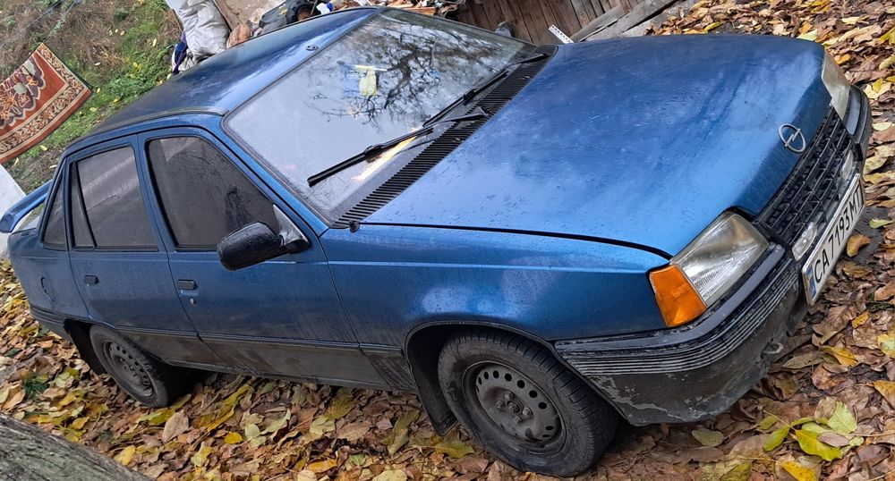 Опель кадет хароший економний автомобіль