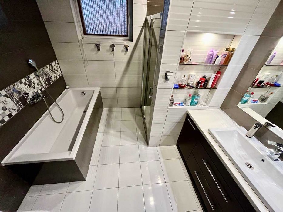 !!!Гарна пропозиція. Продаж будинку на два входи по вул.Квітневій