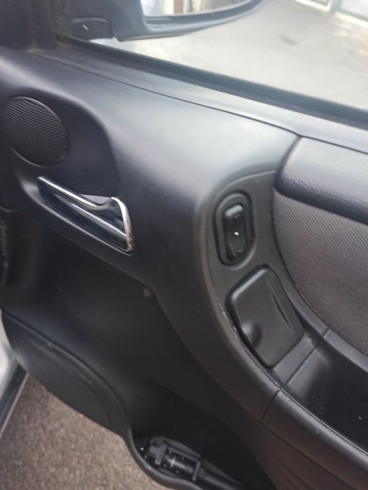 Продам автомобіль Opel Zafira 2002