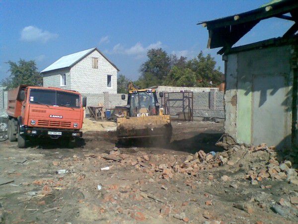 Розчищення ділянки Зрізання Обрізка дерев Прибирання Демонтаж Знесення