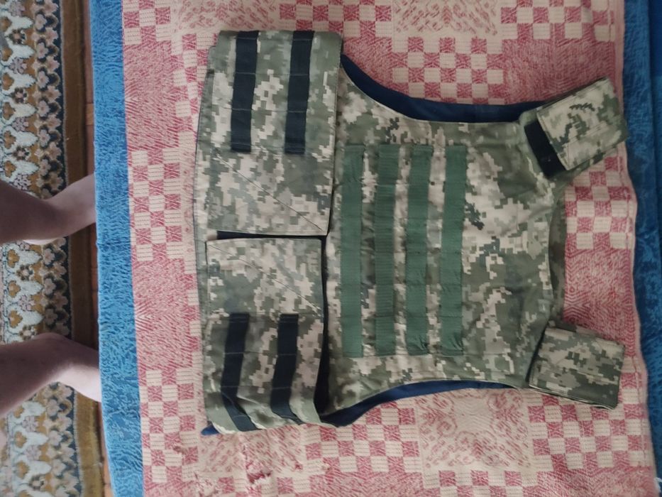 Продам плитоноски х розгрузками,штани і лопатою,рибалка мультикам