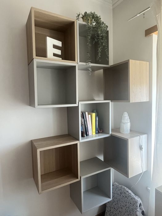 Cubos para arrumação/ decoração e correspondentes calhas para anexar