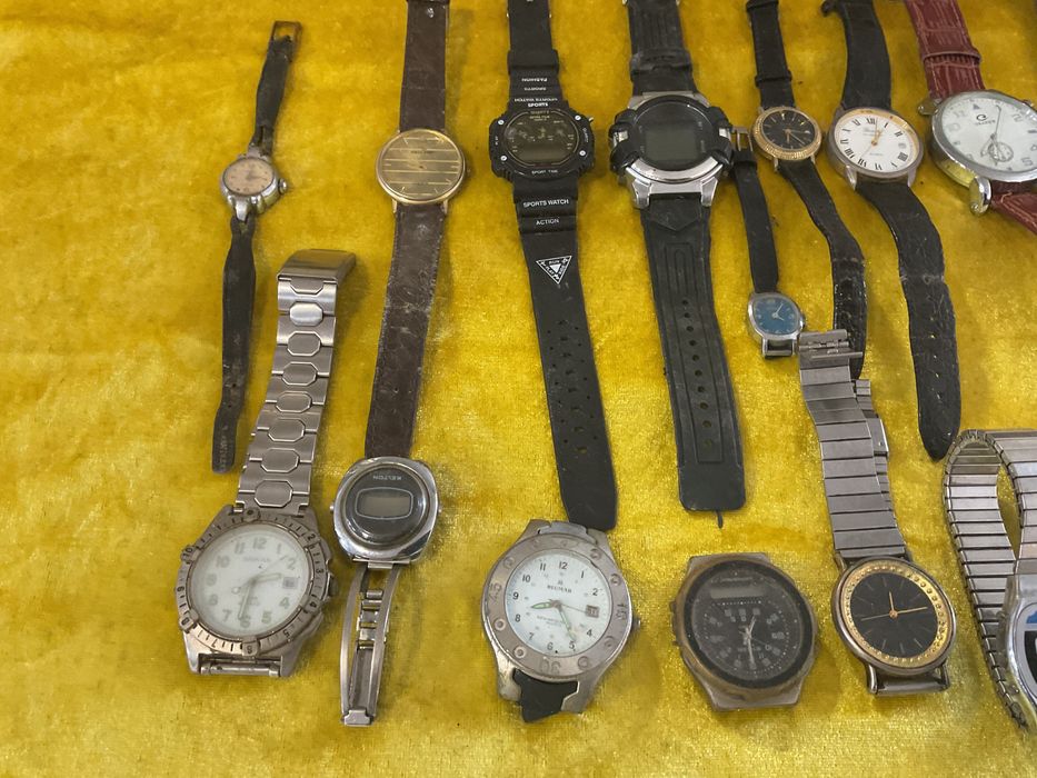 RELÓGIOS mistos 33 peças ler discrição