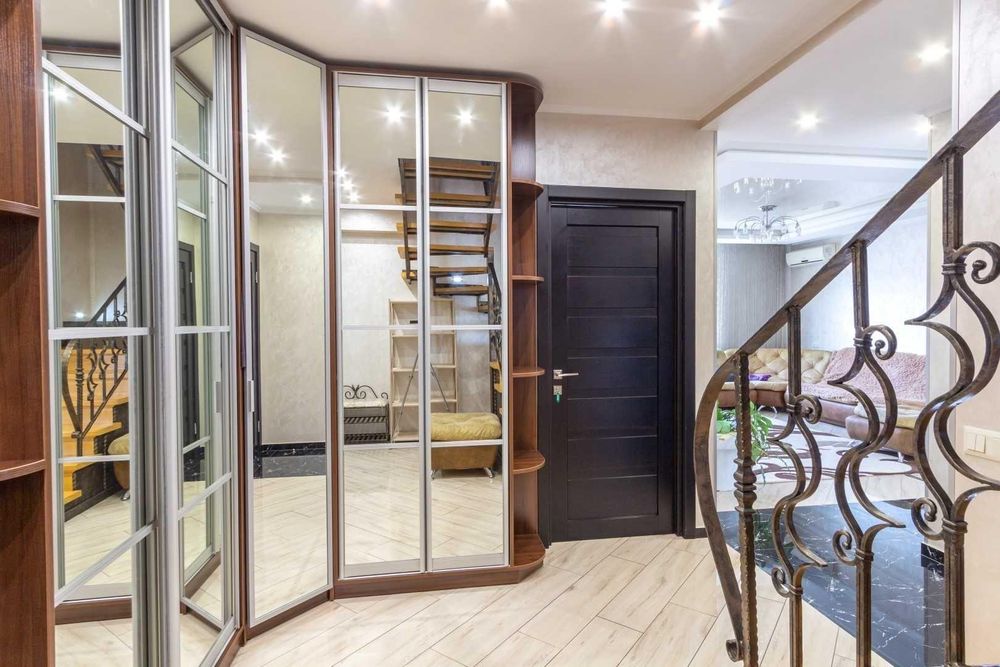 Продам дворівневу 3-кімнатну квартиру в ЖК Петрівський квартал. EN