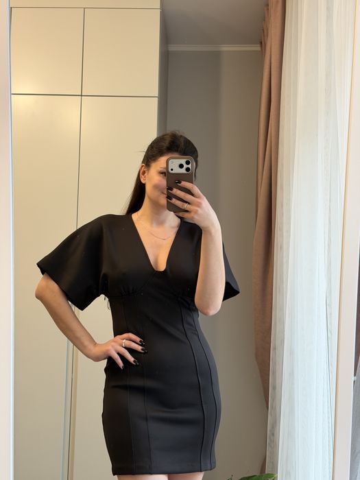 Чорне міні плаття Zara