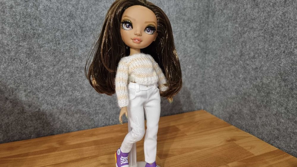Boneca Rainbow High