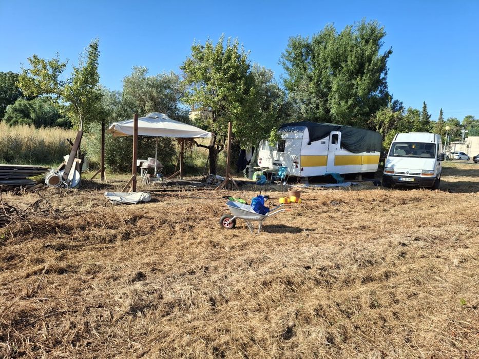 2 terrenos Contíguos com 6 mil m2, com caravana de 8m