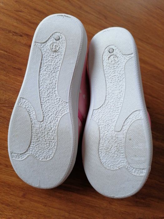 Kapcie dla dziewczynki Hello Kitty