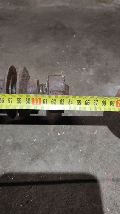 Вал на циркулярку з шківом.