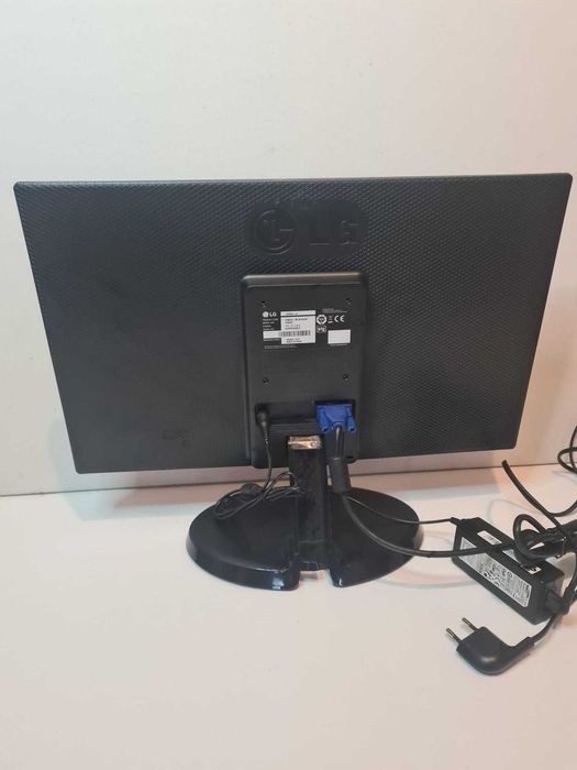 Monitor LG Vga LG-20M38A-B 19.5 "
MONITOR LG VGA LG-20M38A-B 19.5 "