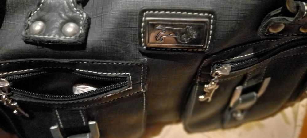 Maka de mão ou ombro, preta - Cachorrinho