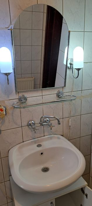 Lustro, 2 kinkiety i półka