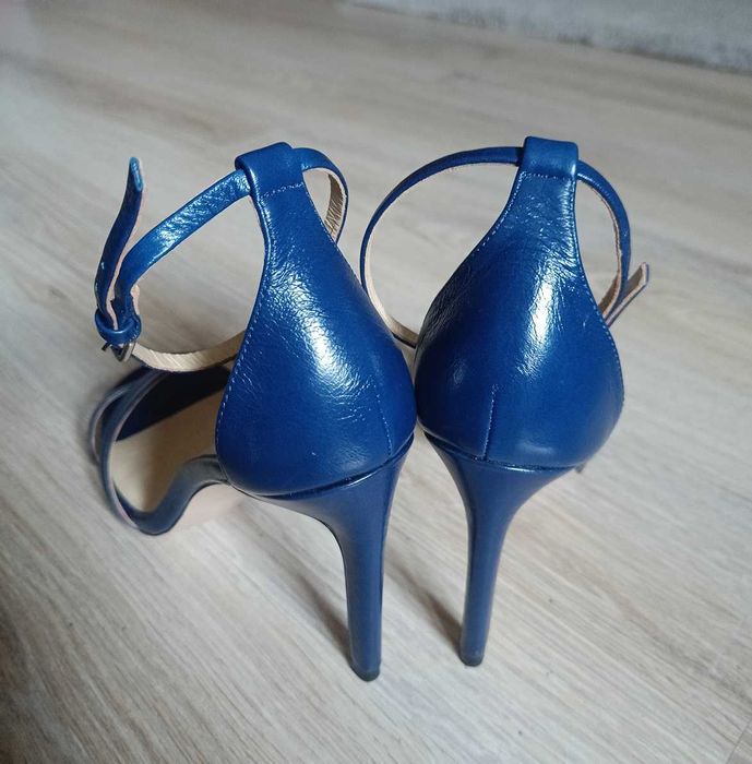 Sandałki na szpilce Zara 38 skóra nowe