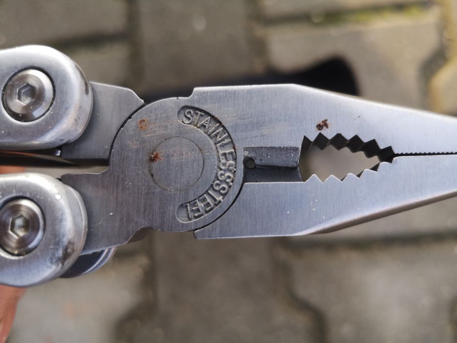 Narzędzie wielofunkcyjne multitool wyprzedaż garażowa