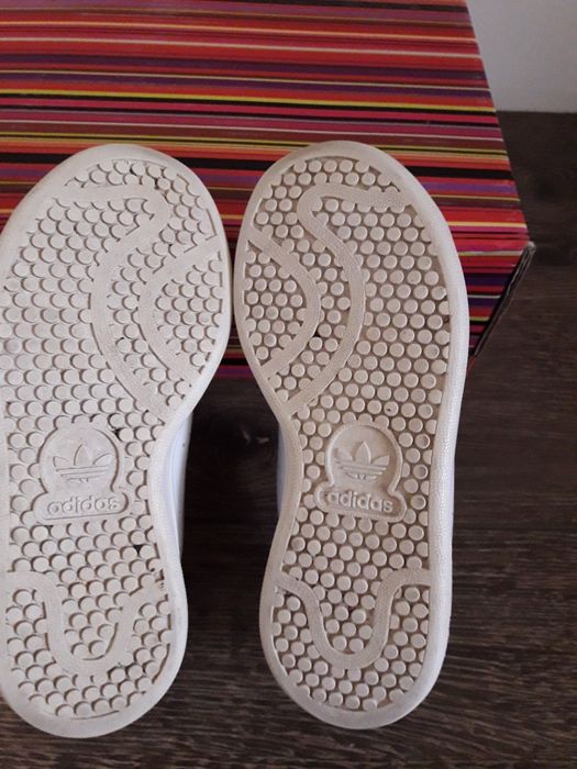 Кроссовки, кросівки, взуття Adidas.