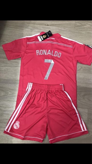 Розпродаж футбольних форм