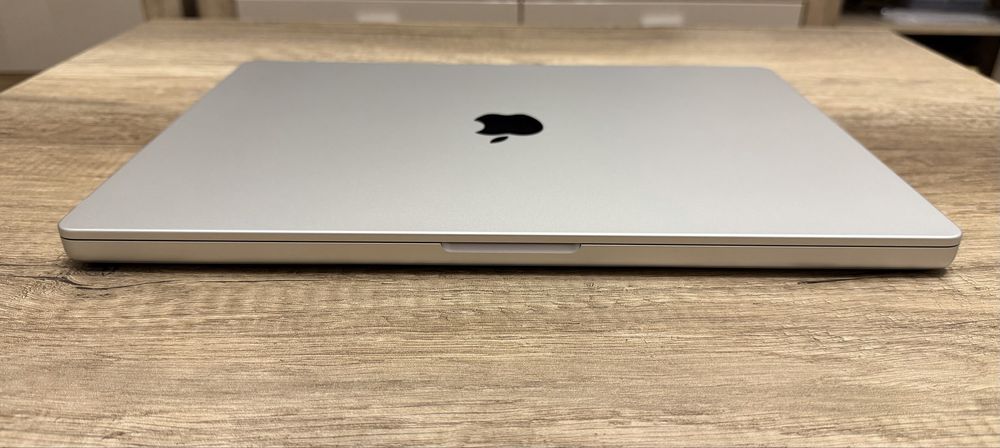 Макбук Apple MacBook Pro 16 2026 M4 Max 36/1T Silver, ИДЕАЛ, Гарантия!
