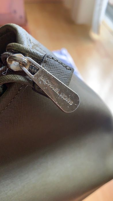 Mala Michael Kors verde seco