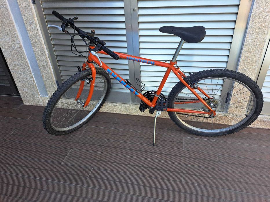 Bicicleta com pouco uso