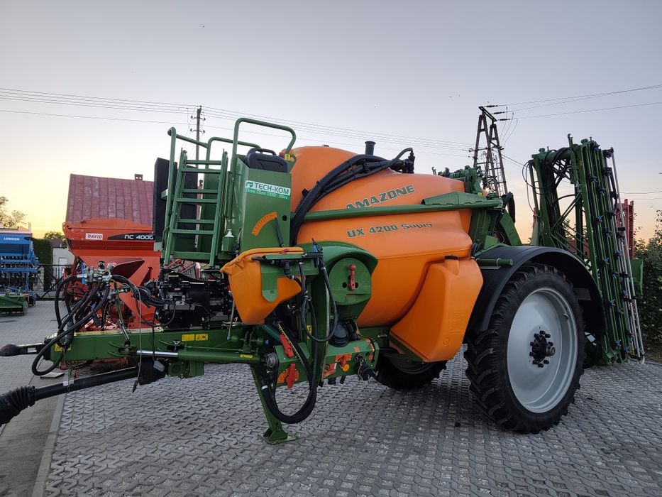 Opryskiwacz Amazone Ux 4200 Super. Stan jak Nowy.GPS