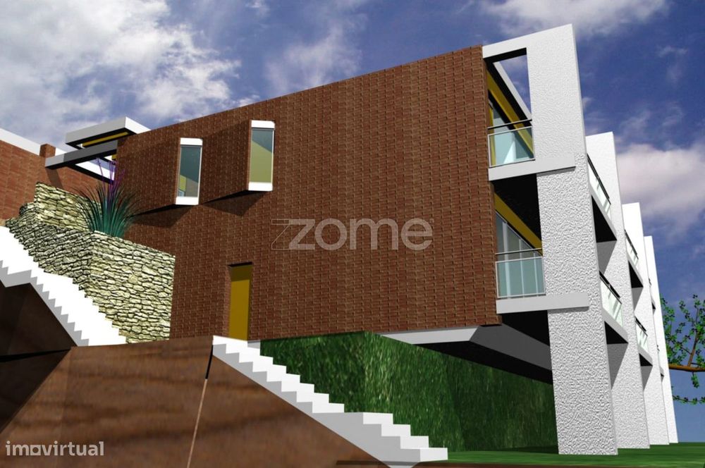 Terreno Urbano com Declive, Moradia de 3 Pisos em São Paulo de Frades