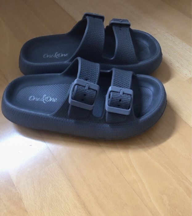 Chinelas cinzentas tamanho 35/36