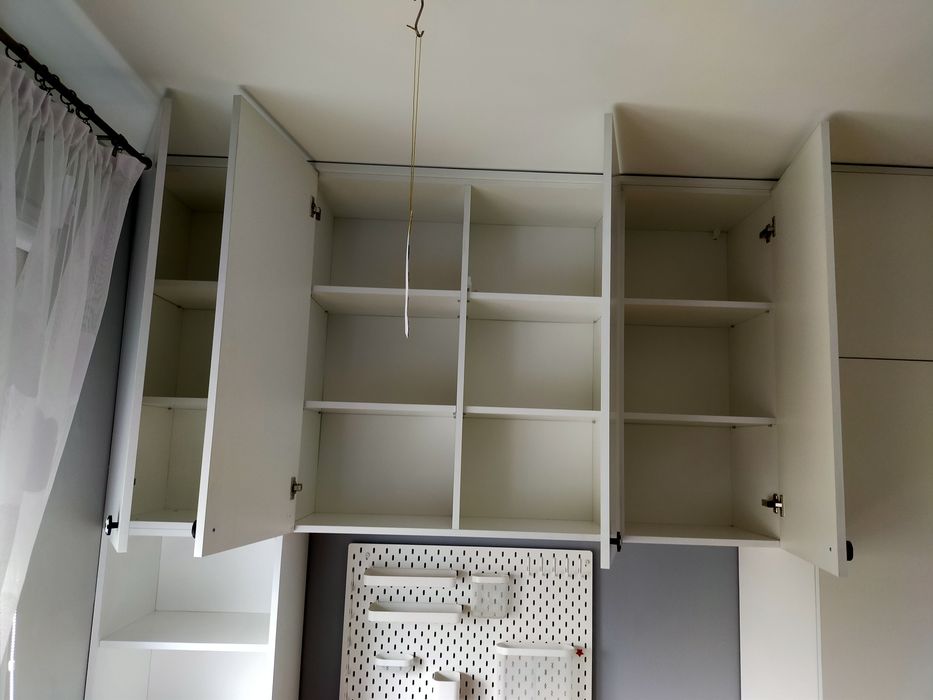 Sprzedam szafkę wiszącą