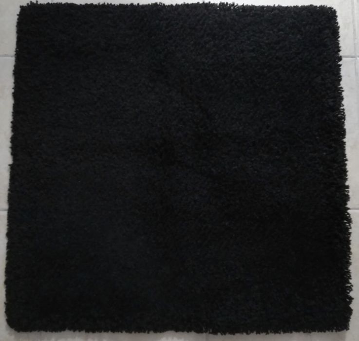 Tapete quadrado preto