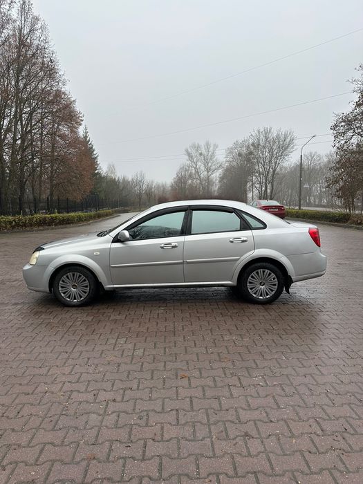 Продам шивроле лачеті 1.8