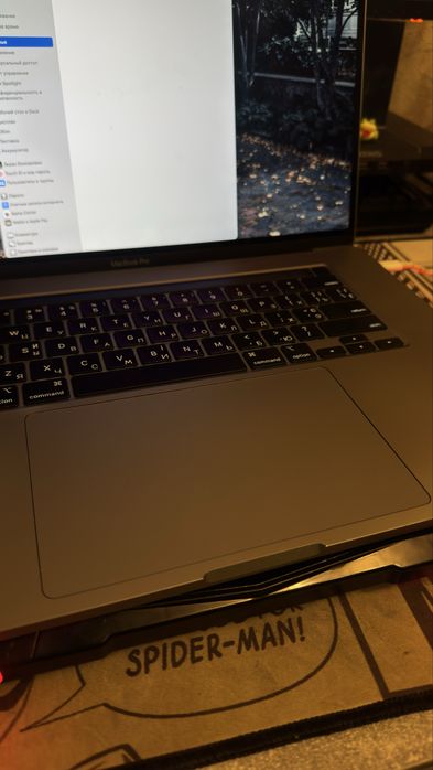 MacBook pro 16 2019 i7 512ssd