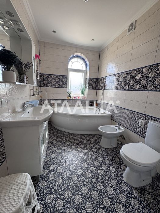 Гарний будинок в Чагрі