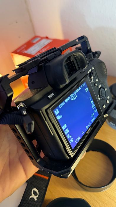 Sony A7ii + 2 lentes muito conservada