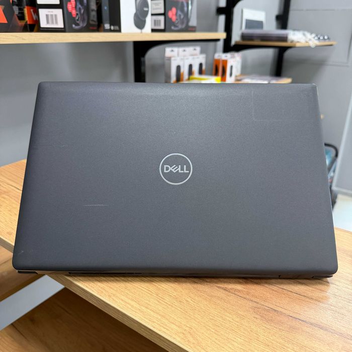 Ноутбук Dell Latitude 3520 - 15.6" HD/ Intel Core i5 1155G7 (4 ядра/ 8 потоків)/ Intel Iris Xe/ 8 GB/ 256 GB SSD