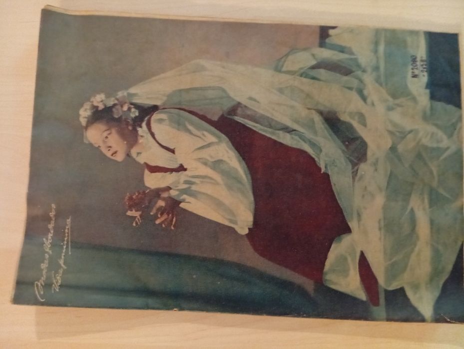 Modas e bordados. Vida feminina. Lote de 4 revistas.