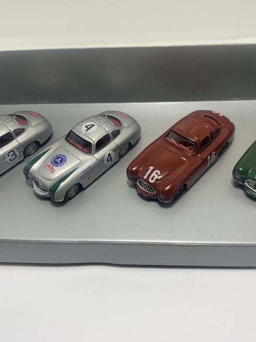 Conjunto Mercedes 50 Anos SL escala 1/72