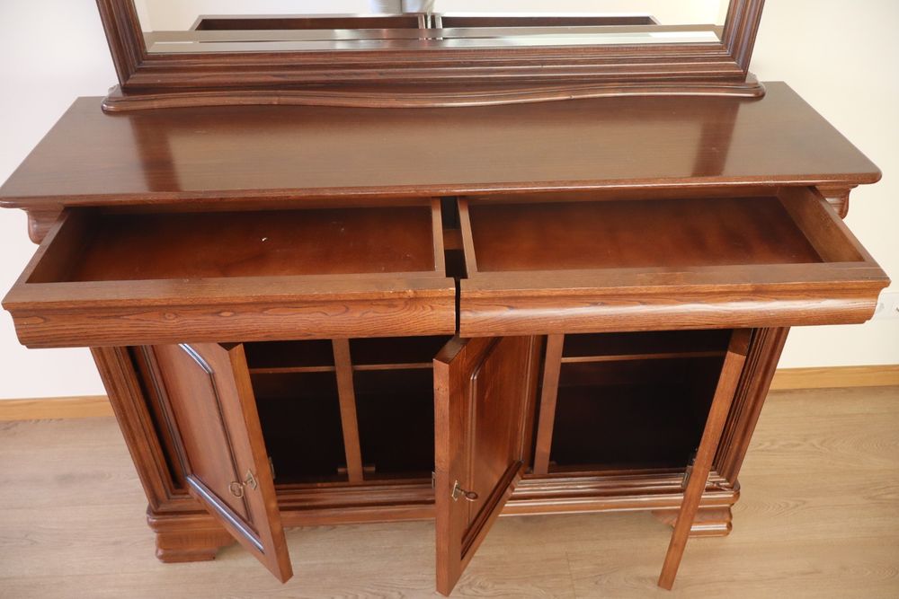 Sapateira com espelho