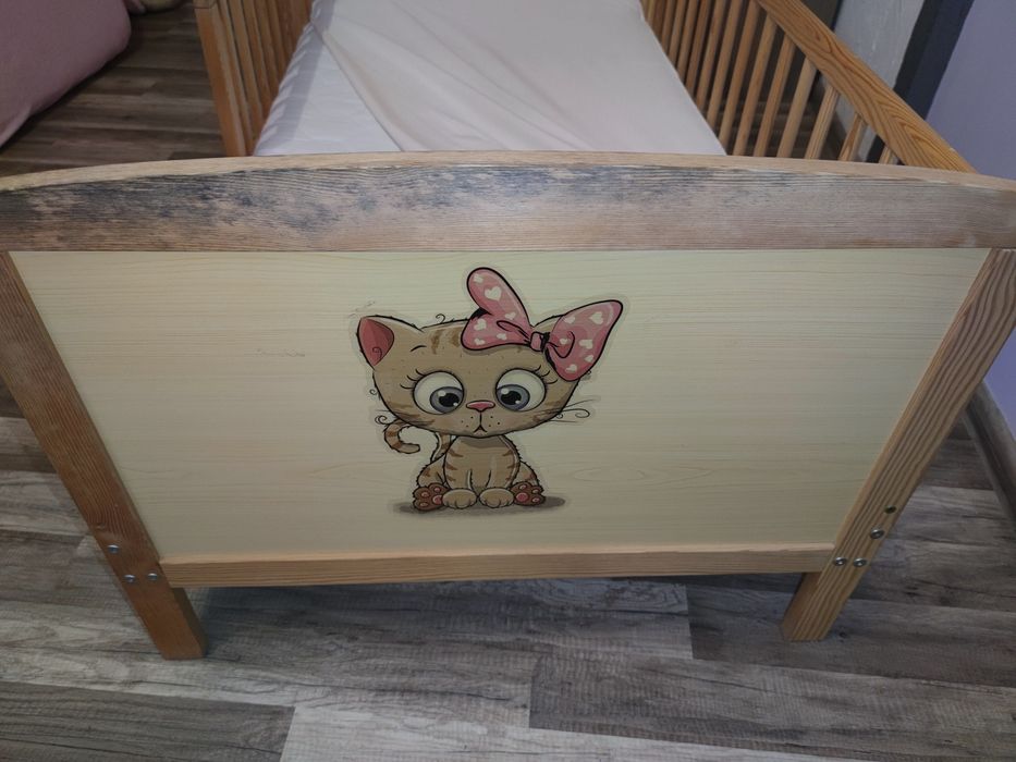 Łóżko drewniane z barierką 140/70 z maracem