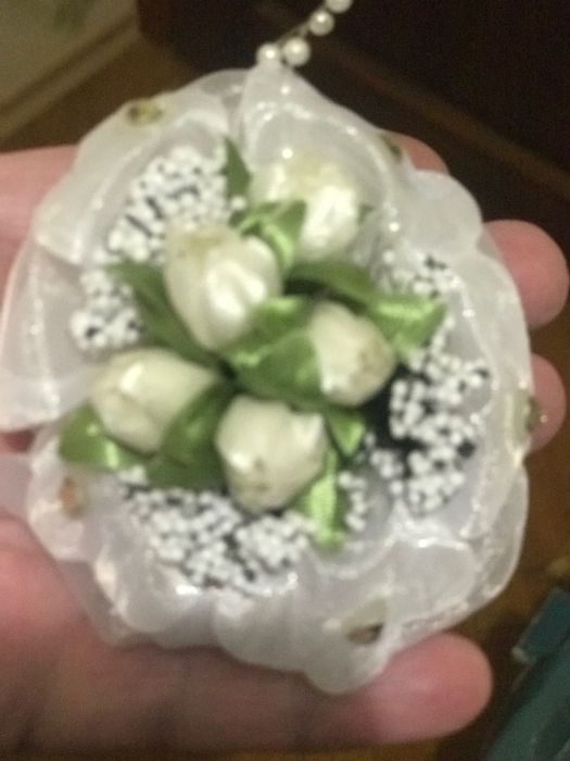 Бантик для волос с розочками новый