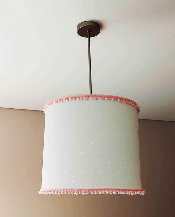 Candeeiro para quarto de menina