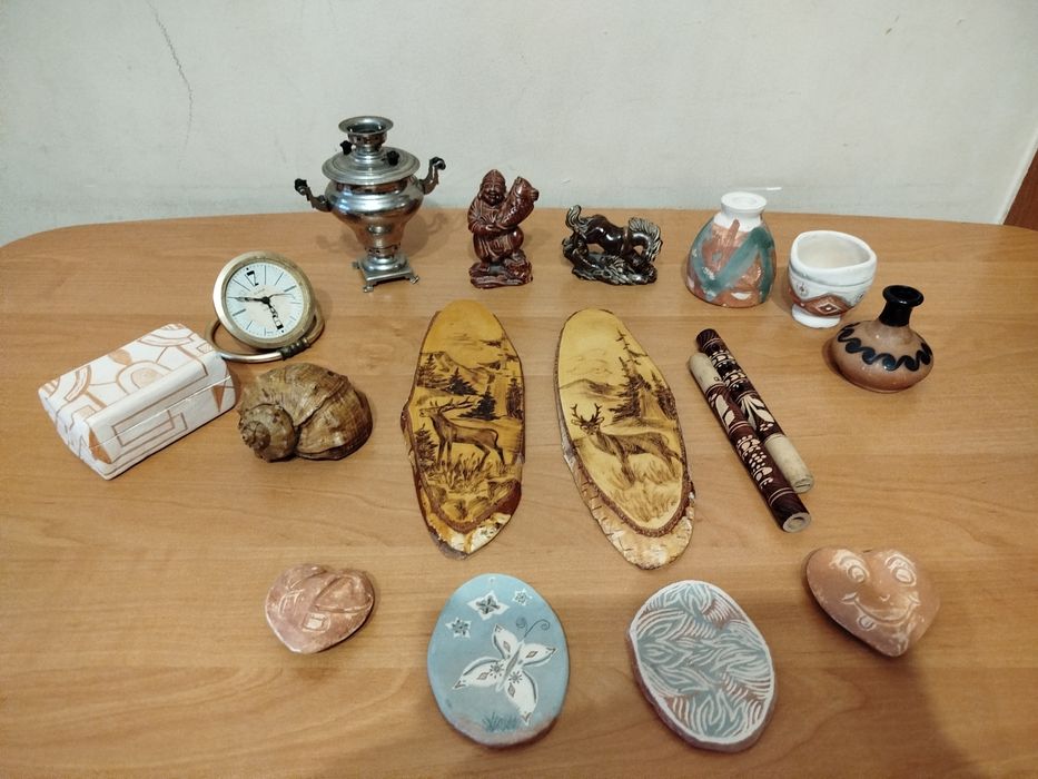 Статуэтки, фигурки, писанки и др.