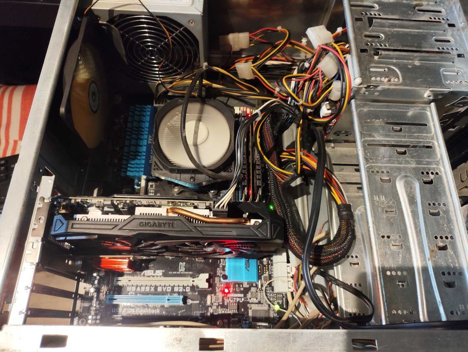 Komputer stacjonarny AM3+  16GB  Ram GTX 3 gb