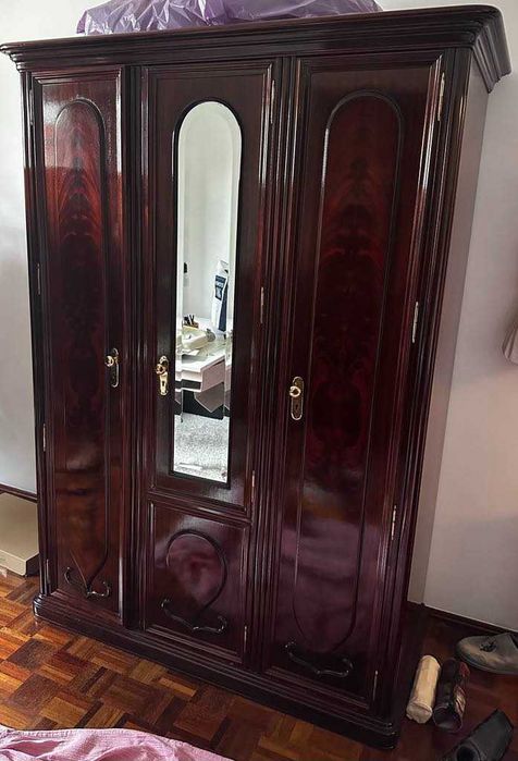 Conjunto de mobília de quarto em Mogno